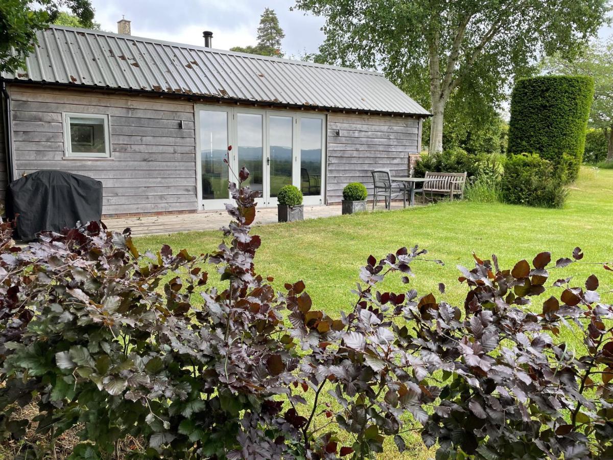 Stunning Cabin With Incredible Views Near Goodwood Rogate Exterior foto