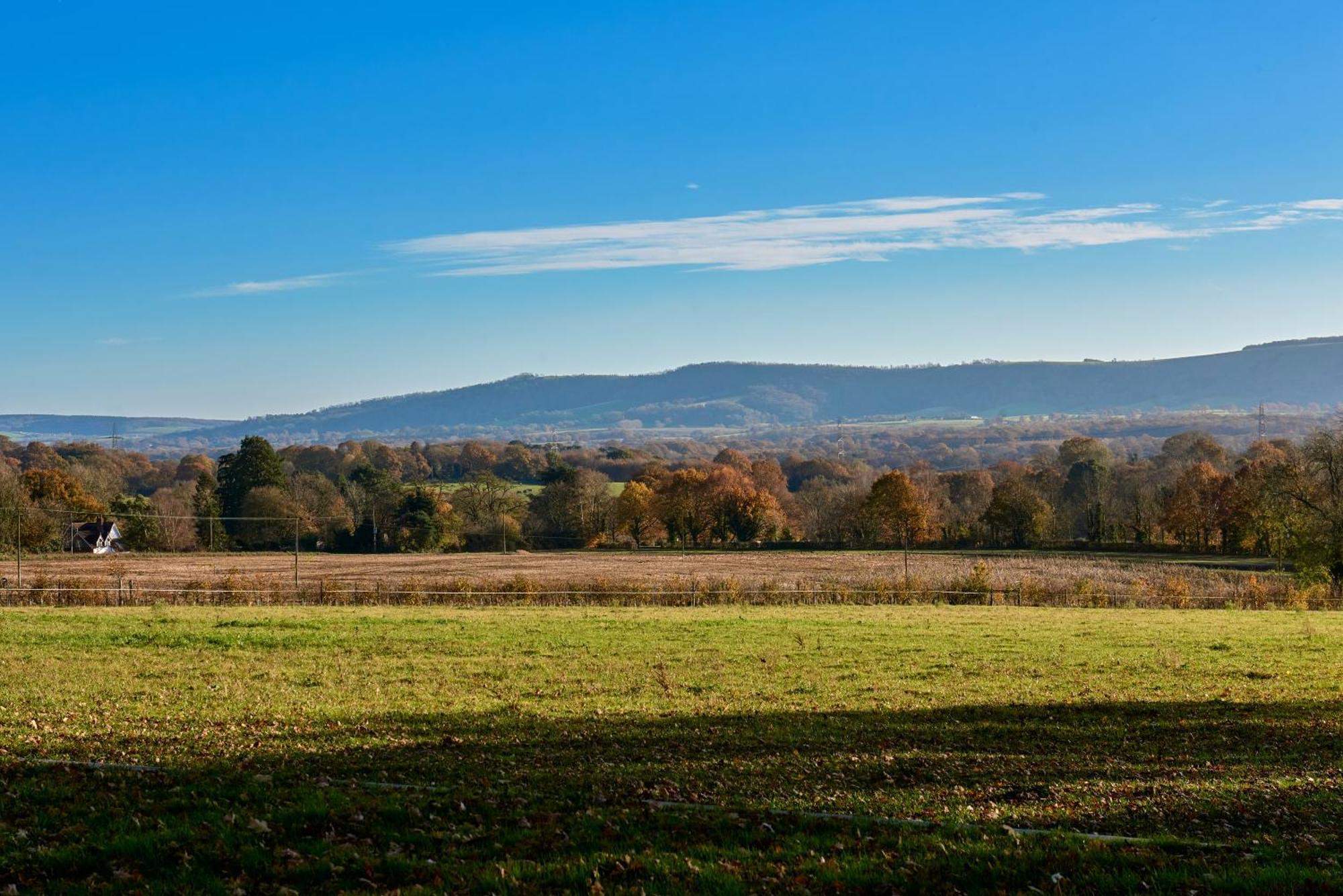 Stunning Cabin With Incredible Views Near Goodwood Rogate Exterior foto