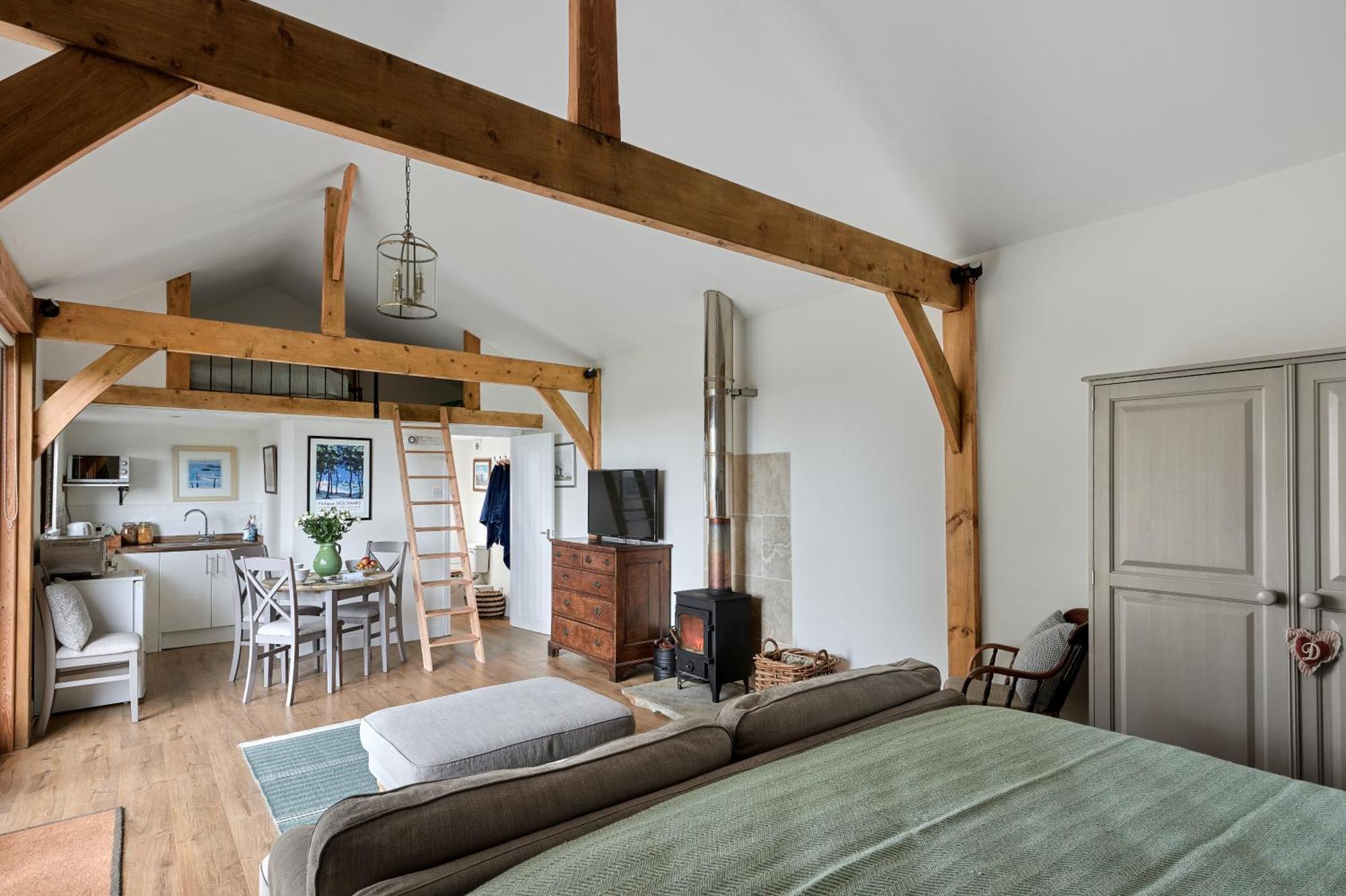 Stunning Cabin With Incredible Views Near Goodwood Rogate Exterior foto